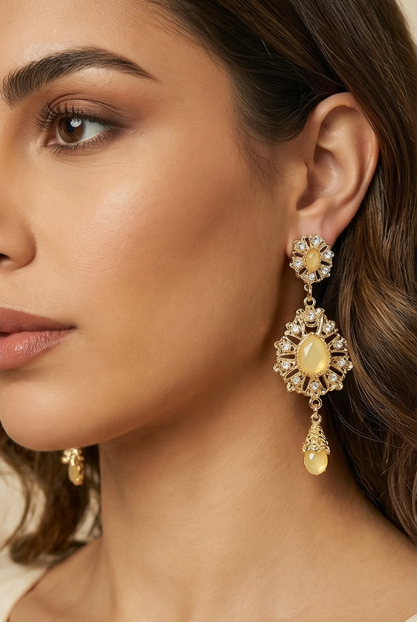 Creme Ara Earrings