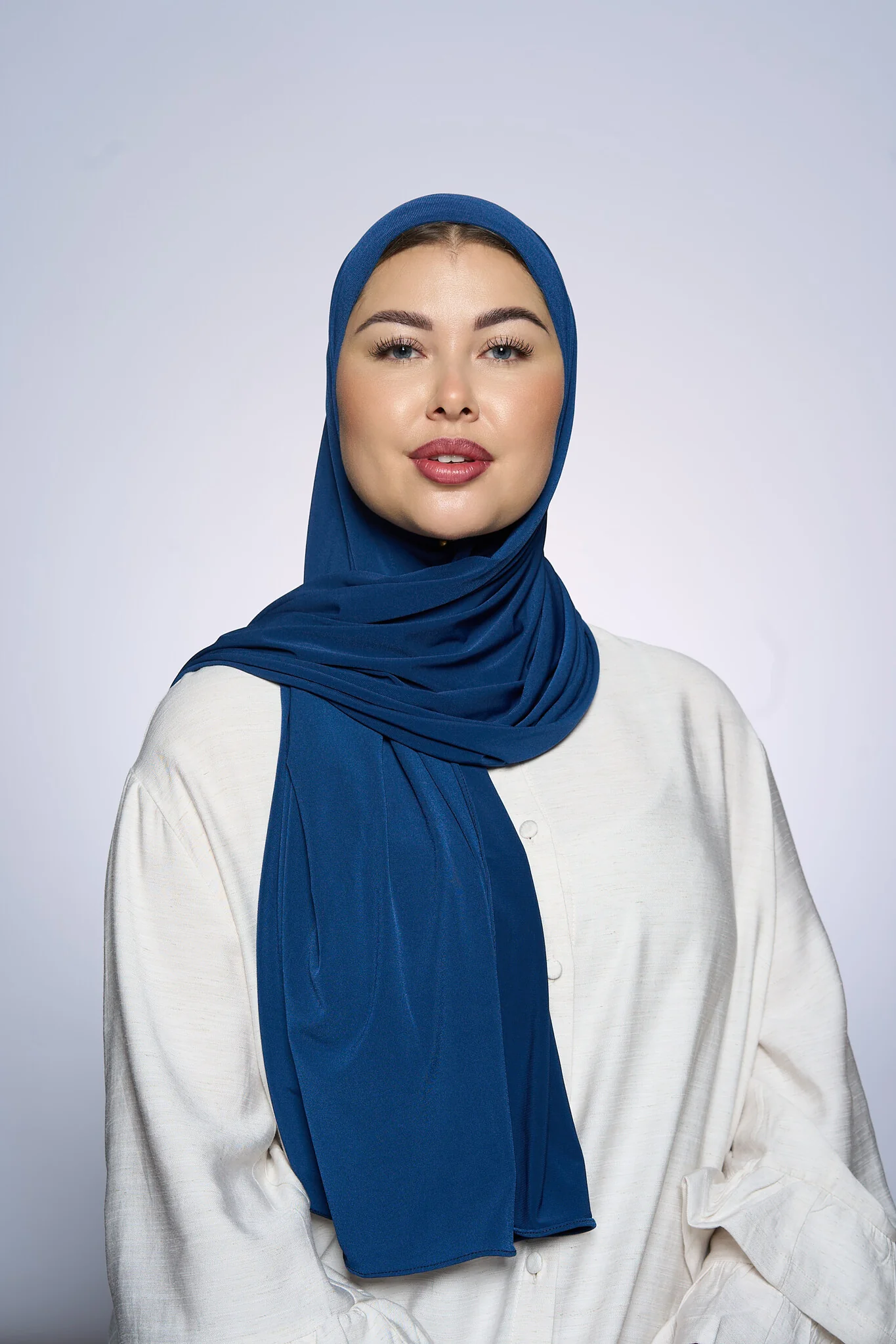 Premium Jersey Hijab Fin -  RoyalBlue - Image 3
