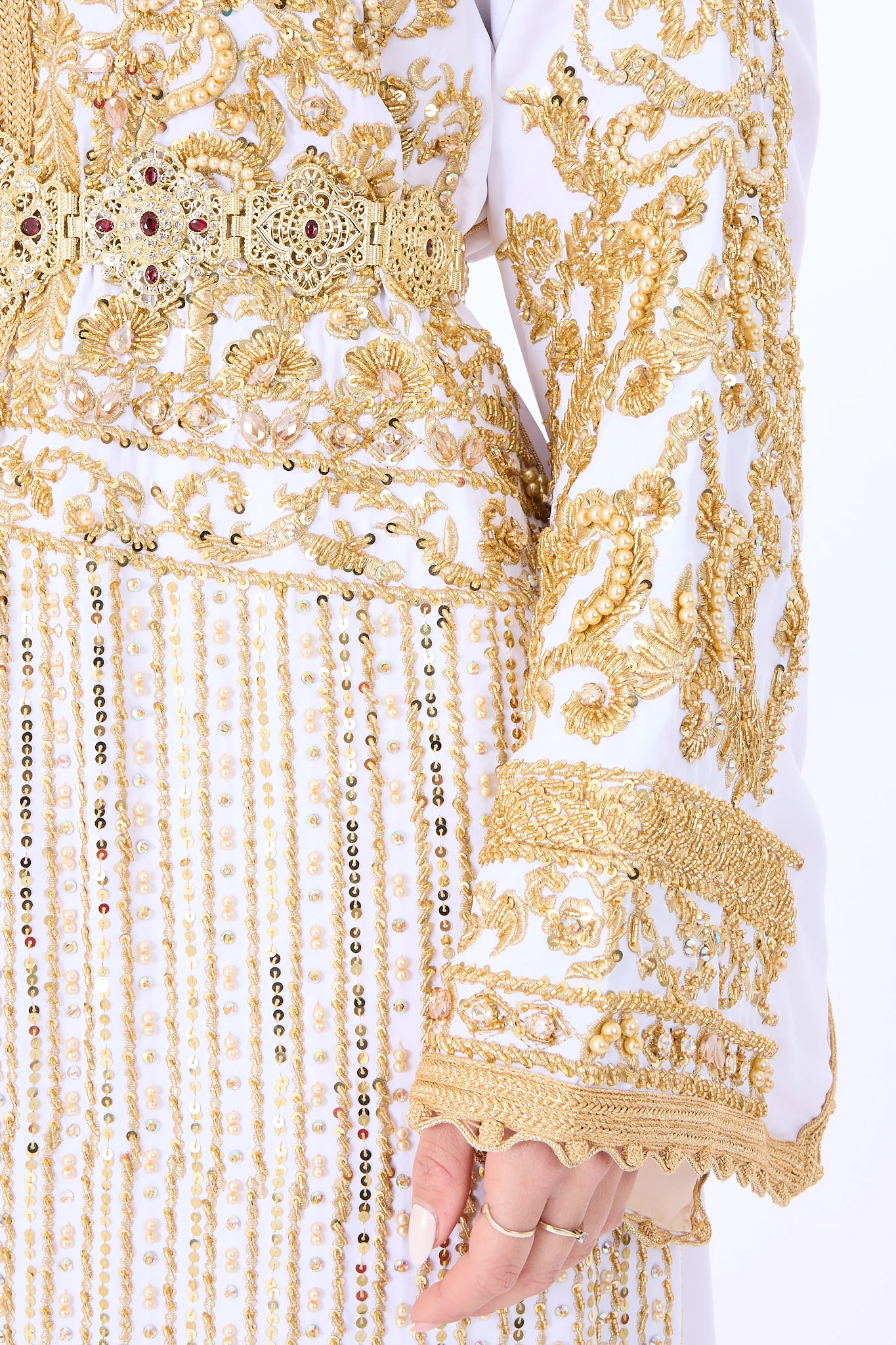 Exclusive Caftan Arwa white-Gold - Image 4