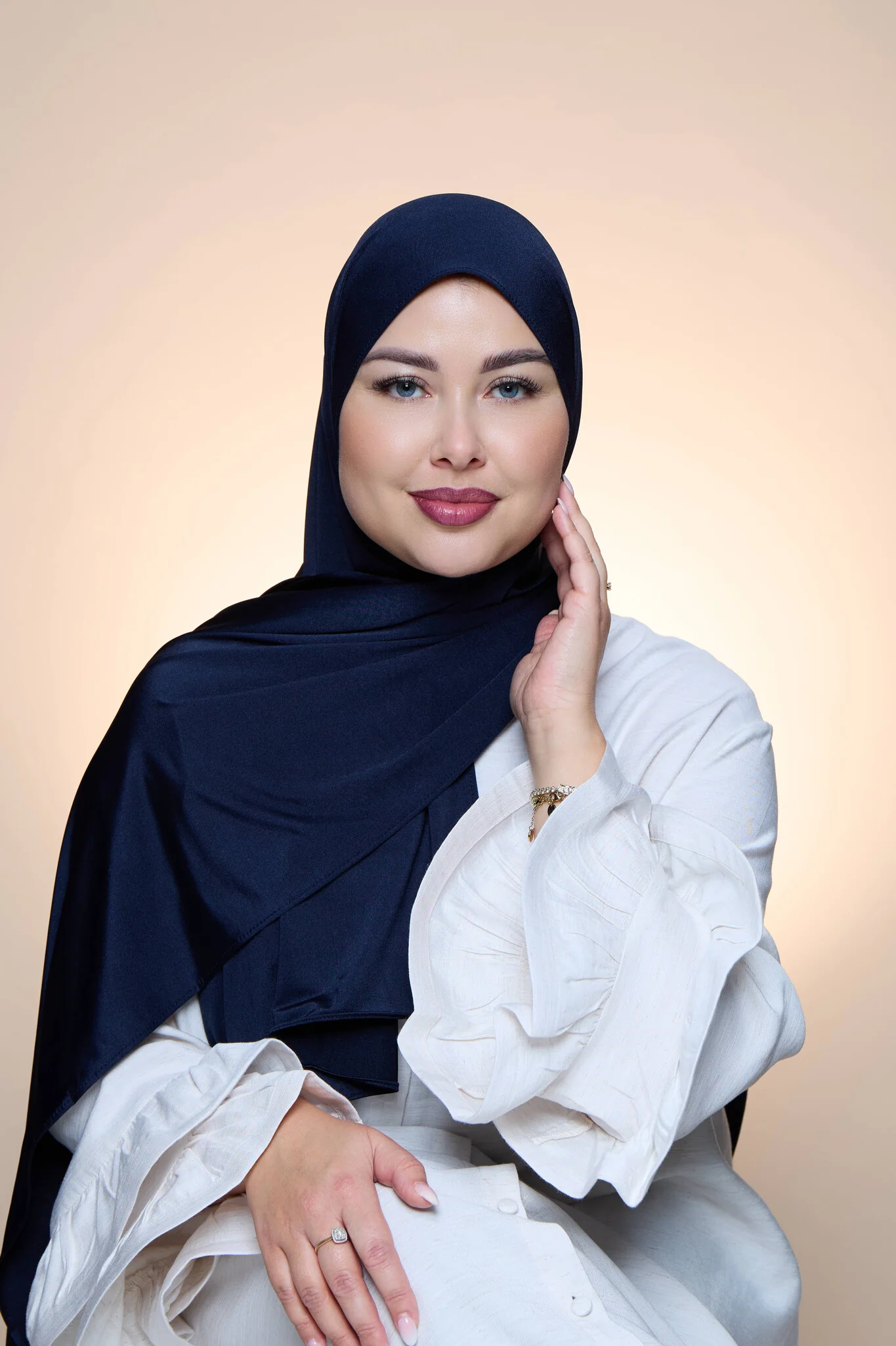 Hijab Premium Satin Mae Oxfordblue - Image 2