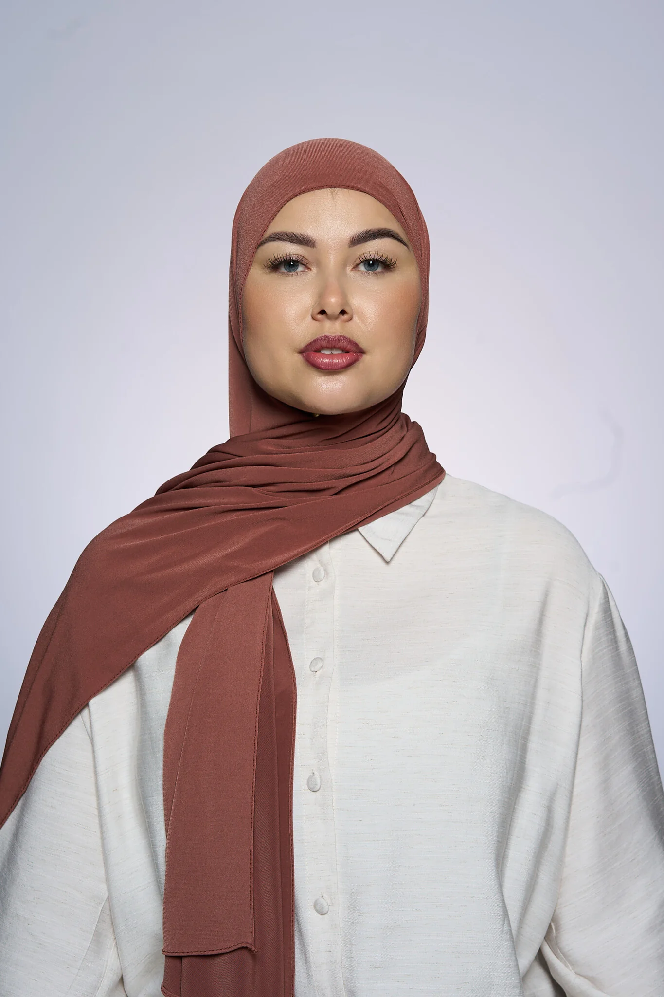 Premium Jersey Hijab Fin -   Caramel Brown - Image 3