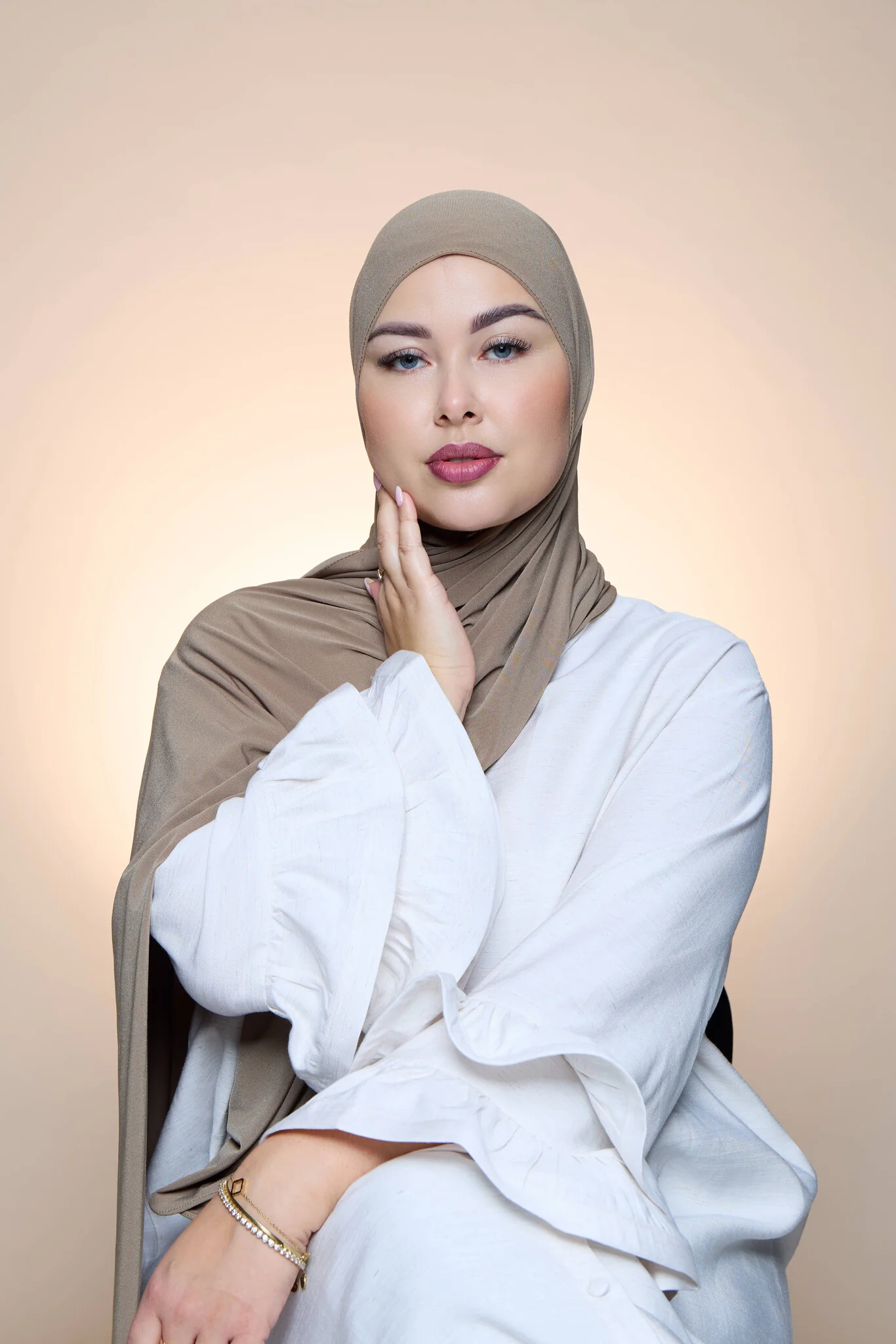 Premium Jersey Hijab Fin -  Light Oyster - Image 2