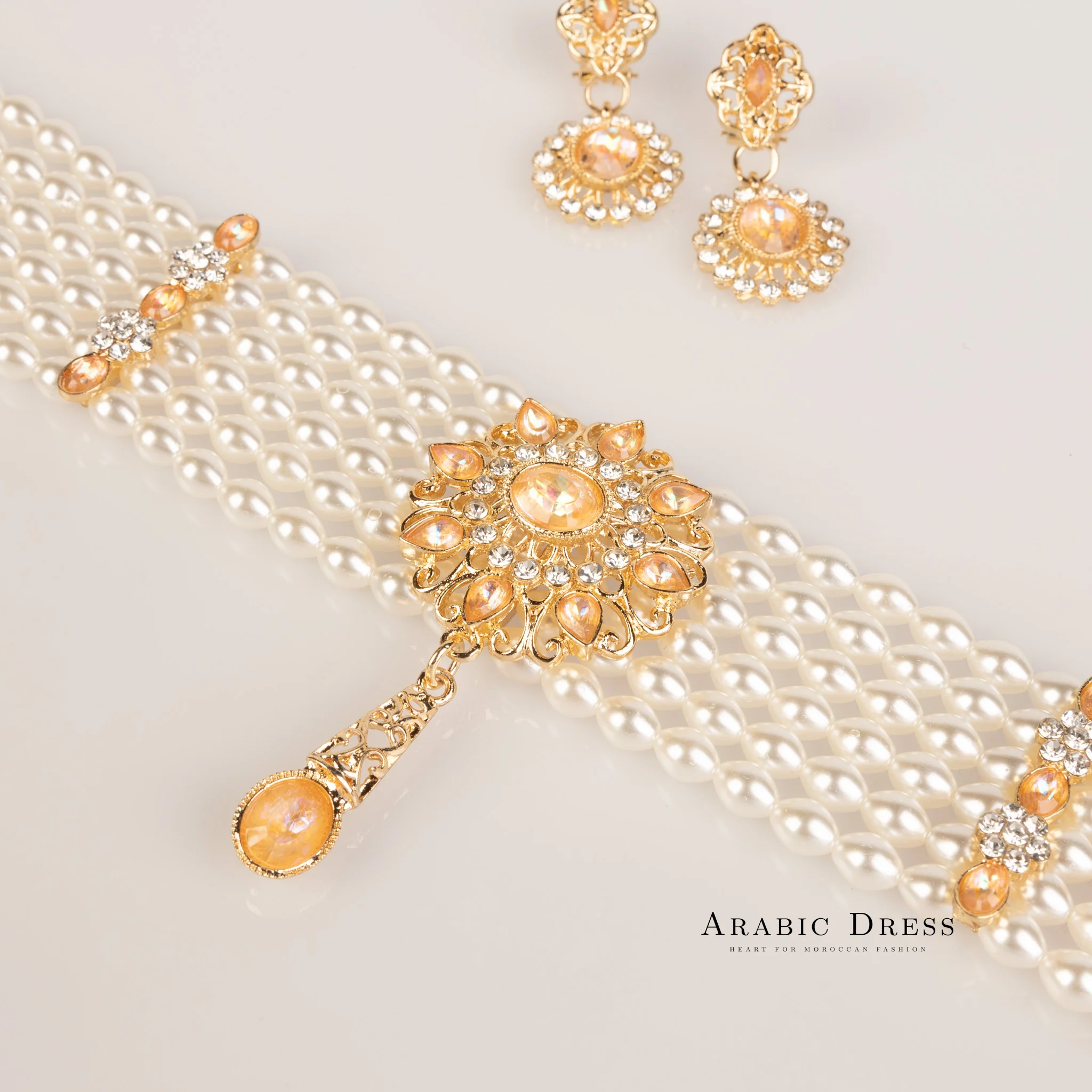 Sisi pearl  salmon necklace set